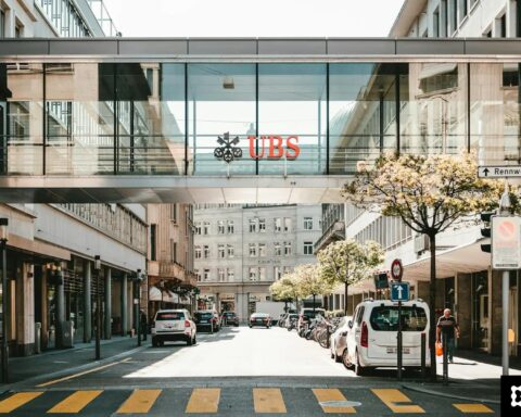 UBS et Chainlink réalisent la première opération de rachat d'un fonds tokenisé sur chaîne dans le marché de 100 trillions de dollars