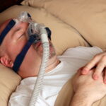 Un stimulateur pour l'apnée du sommeil : une avancée décisive pour des patients à haut risque cardiovasculaire