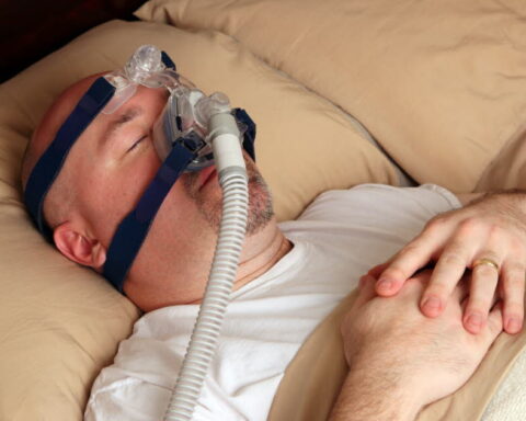 Un stimulateur pour l'apnée du sommeil : une avancée décisive pour des patients à haut risque cardiovasculaire