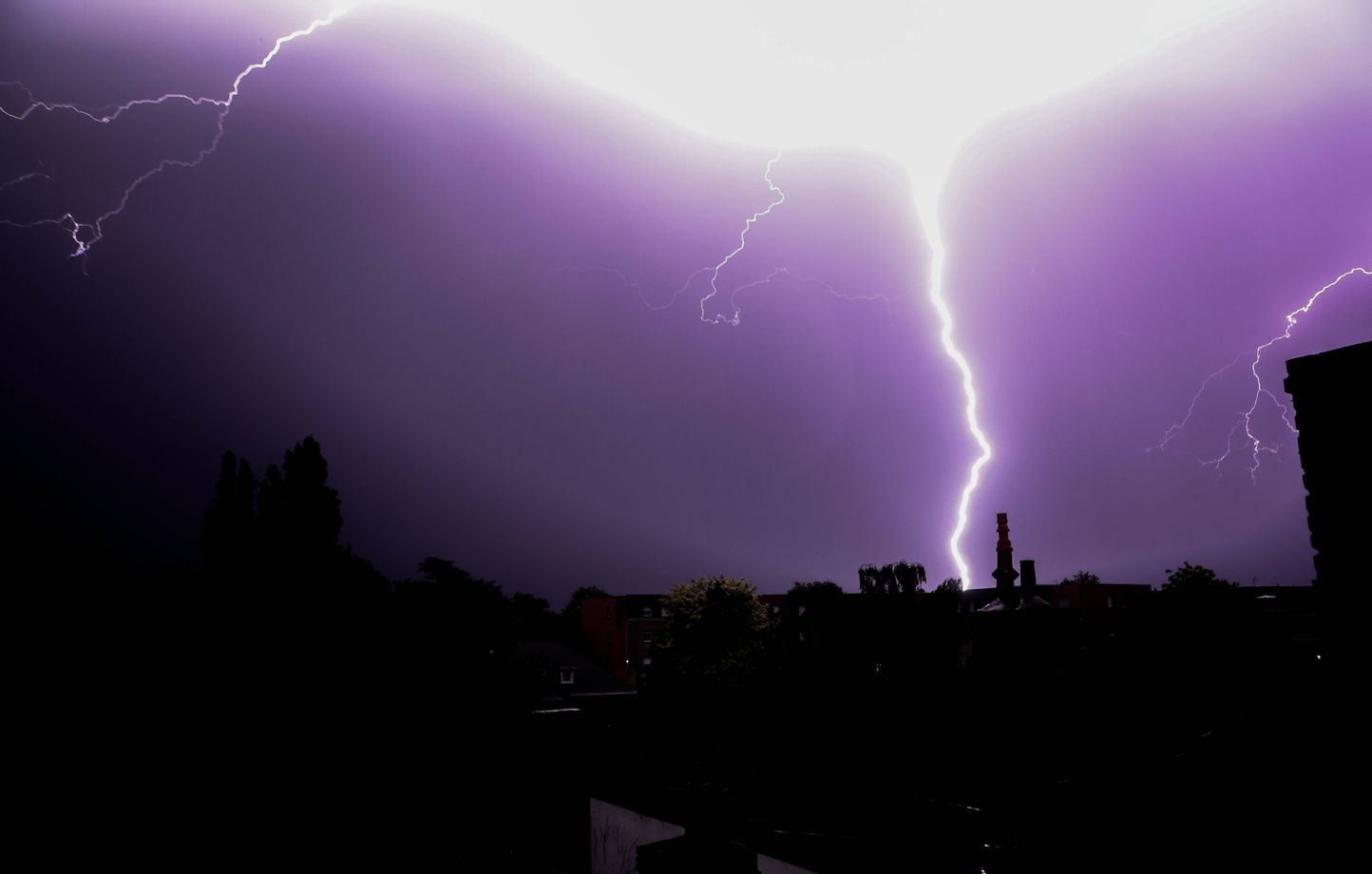 Un superbolt d'une intensité exceptionnelle frappe l'est de Toulouse