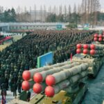 Kim Jong Un ordonne une montée en puissance de la production de missiles en 2026