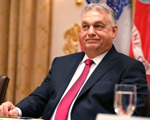 Budapest sous tension, Orbán invoque Bruxelles et Moscou pour contenir la crise interne