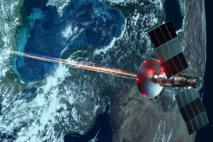 Moscou soupçonnée de développer une capacité antisatellite visant Starlink