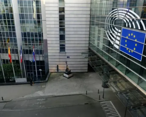 À un mois du grand changement, les Bulgares commencent à se procurer les premiers kits de pièces.