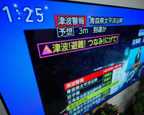 Alerte au tsunami au Japon après un séisme de magnitude 7,6 près d'Aomori
