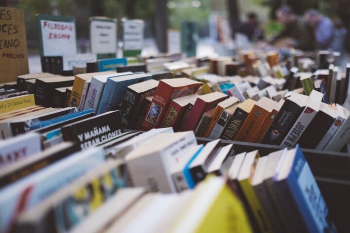 Amazon : plus de 100 millions d'euros de frais de port générés sur les ventes de livres