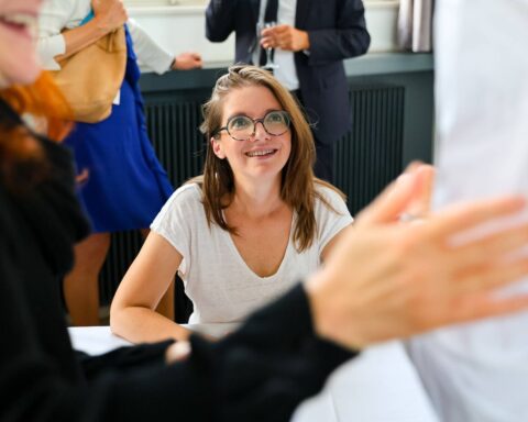 Aurore Bergé annonce un déploiement rapide du nouveau congé de naissance en France