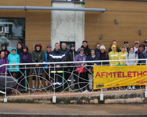 Belmont-de-la-Loire : les marcheurs s'élancent pour le Téléthon malgré la pluie