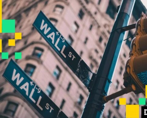 Bitcoin se retrouve bloqué après une chute de 30 % depuis son pic, explication des causes