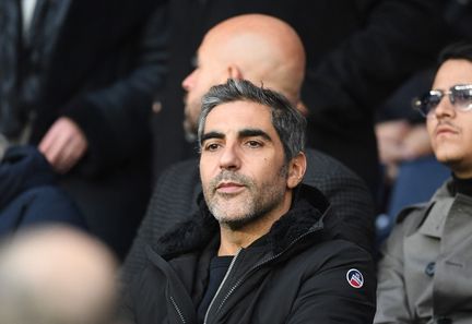 Brigitte Macron critique des militantes féministes interrompant le spectacle d'Ary Abittan accusé de viol