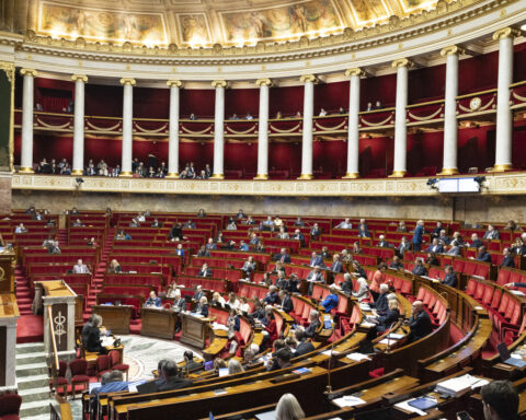 Budget de la Sécu 2026 : l'Assemblée réintroduit la suspension de la réforme des retraites