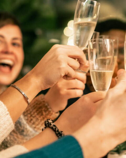 Cinq idées reçues sur l'alcool à connaître avant le réveillon du Nouvel An