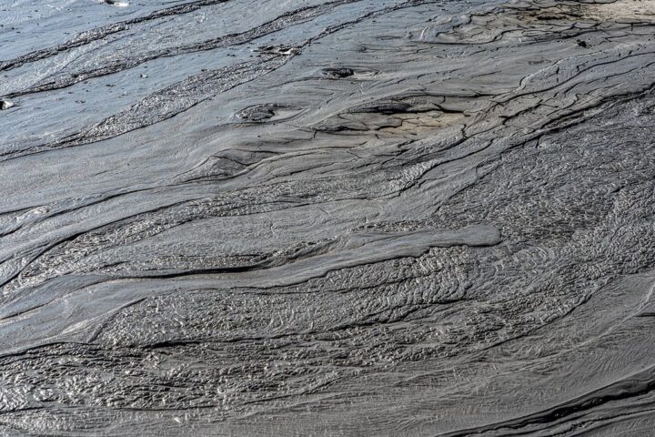 Crues soudaines et alertes aux coulées de débris en Californie : trois morts et état d'urgence déclaré