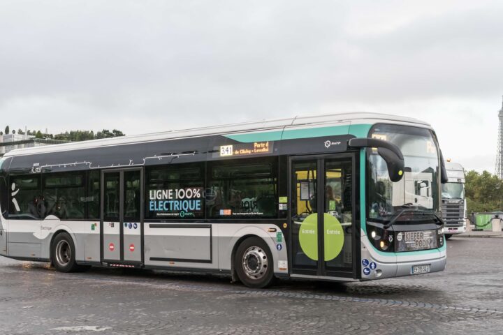 David Belliard propose un Passe Navigo bus gratuit pour les Parisiens dans son programme écologique