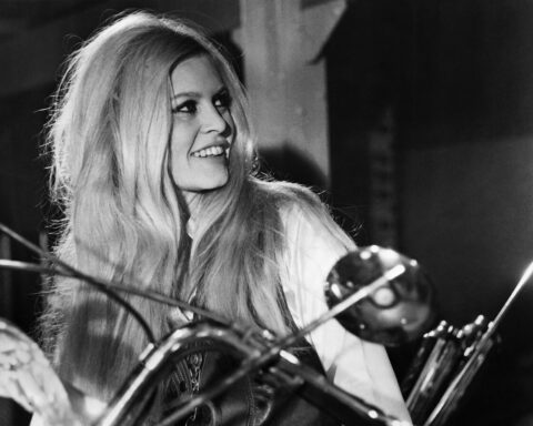 Décès de Brigitte Bardot : les chaînes de télévision adaptent leur programmation dès ce soir