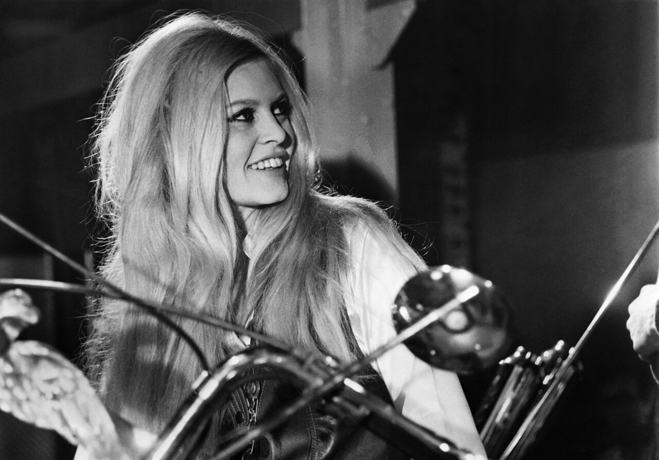 Décès de Brigitte Bardot : les chaînes de télévision adaptent leur programmation dès ce soir
