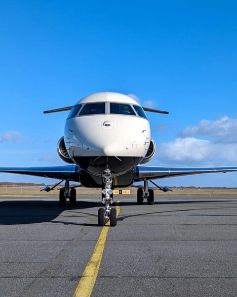 Des passagers sautent d'un avion en RDC après des heures d'attente à l'atterrissage