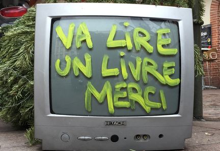 Deux ministres appellent à une mobilisation générale contre la chute de la lecture en France
