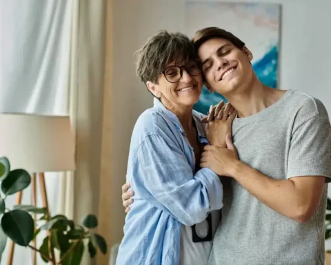 Dons d'argent : une exonération possible jusqu'à 85 ans, une mesure susceptible de transformer la dynamique familiale.