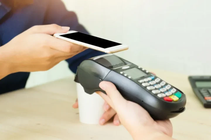 Double prélèvement sur votre carte : une erreur méconnue continue de pénaliser des clients en 2025.