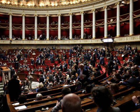 Échec possible du conclave budgétaire : le Premier ministre envisage une loi spéciale