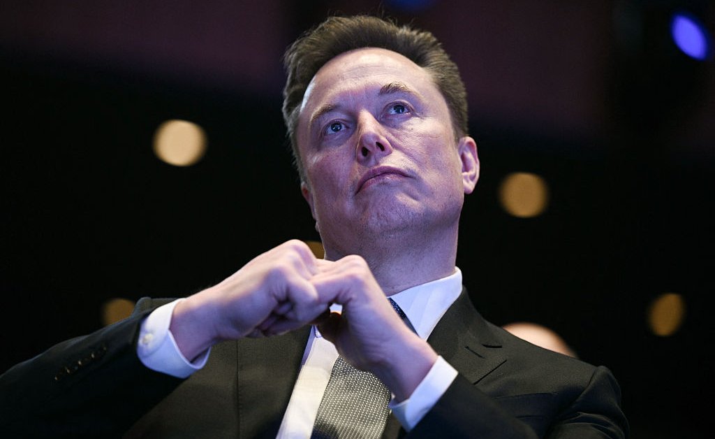 Elon Musk et des officiels de Trump s'en prennent à l'Union européenne après une amende de 140 millions de dollars