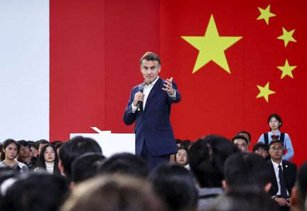 Emmanuel Macron exhorte la Chine à investir en Europe pour équilibrer les échanges commerciaux
