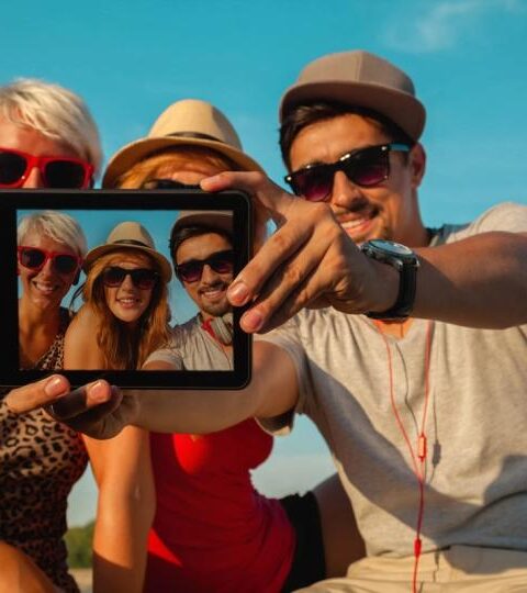 Farcaster изменяет стратегию на акцент на кошельках для развития соцприложения