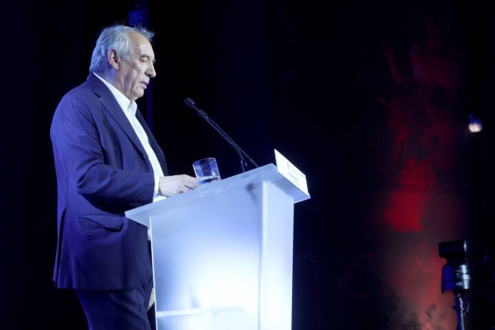 François Bayrou hospitalisé à Pau après une grippe sévère et son état s'améliore