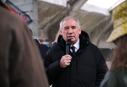 François Bayrou, maire de Pau, sort des soins intensifs après une grippe sévère