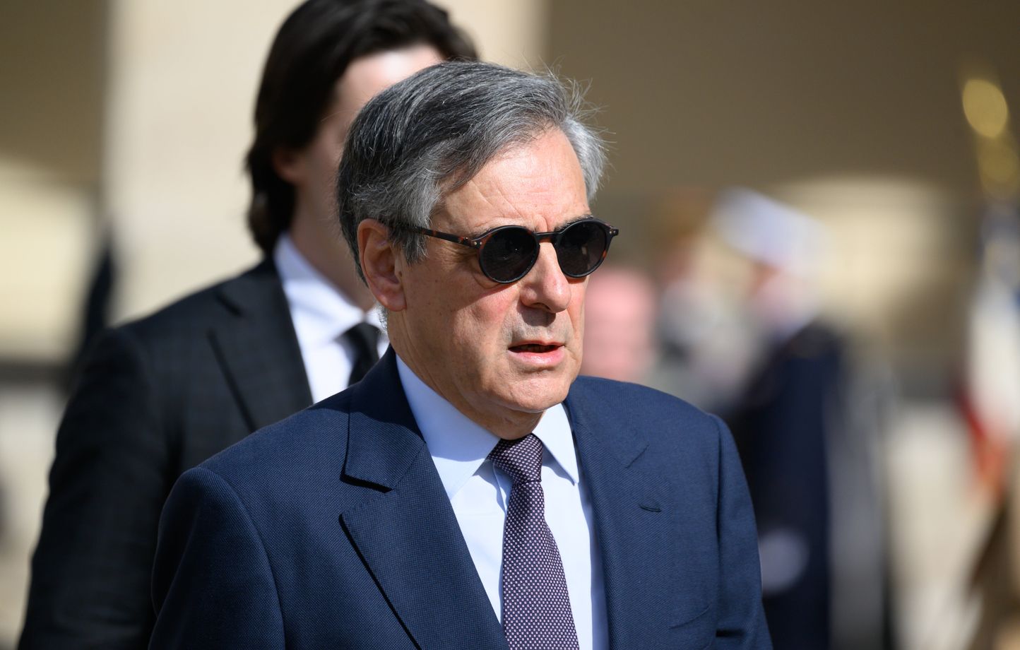 François Fillon critique Emmanuel Macron et appelle à reconnaître le Rassemblement national comme partie de l'arc républicain