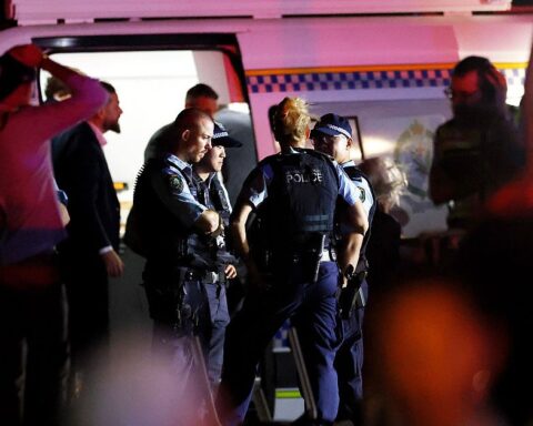 Identifié : l'homme qui a neutralisé le tireur lors de l'attaque terroriste à Bondi Beach