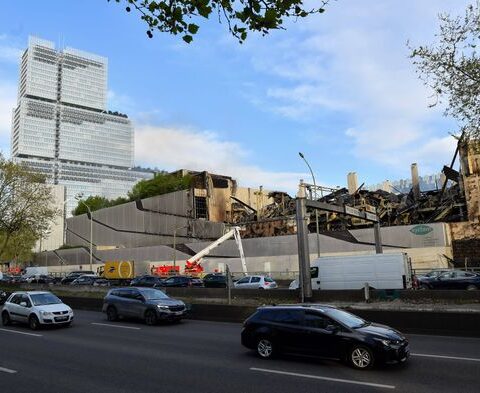 Incendie dans un centre de tri à Paris : une pile au lithium en cause, un danger pour le recyclage