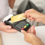 La carte bancaire en France : une résilience surprenante malgré les prévisions de déclin.