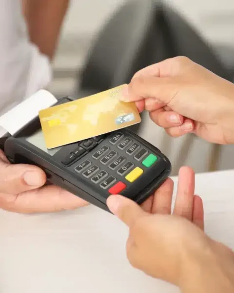 La carte bancaire en France : une résilience surprenante malgré les prévisions de déclin.