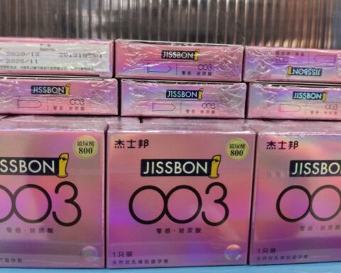 La nouvelle taxe sur les préservatifs en Chine alimente les préoccupations économiques et de santé