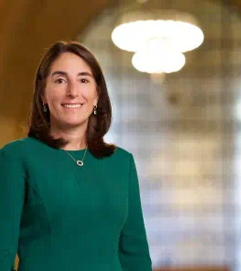 La présidente de la Fed de Cleveland, Beth Hammack, exclut toute réduction des taux d'intérêt à l'avenir