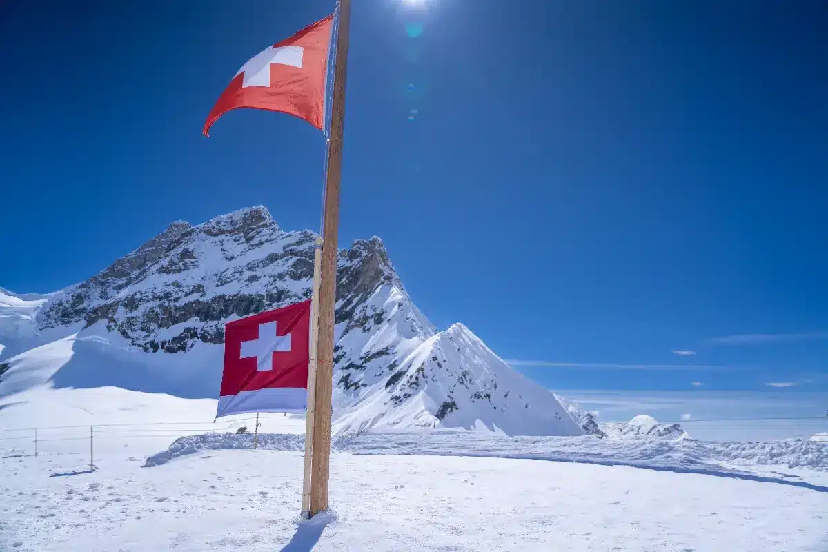 La Suisse face à une pénurie de main-d'œuvre : des salaires atteignant 6500 € proposés.