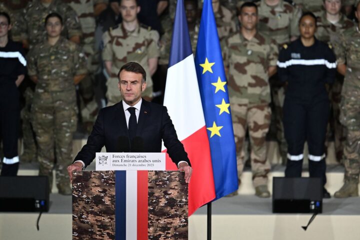 Lancement de la construction d'un nouveau porte-avions de 310 mètres par Emmanuel Macron