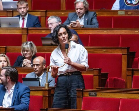 L'Assemblée nationale adopte à l'unanimité une loi garantissant un avocat pour chaque enfant placé