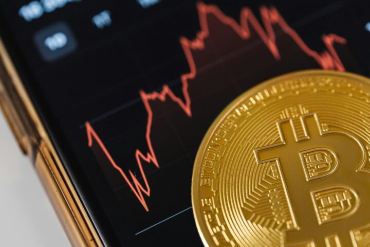 Le bitcoin chute à nouveau, entraînant une perte de 170 milliards de dollars sur le marché.crypto