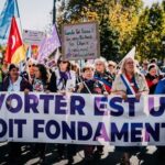 Le Parlement approuve une loi réhabilitant les femmes condamnées pour avortement avant 1975