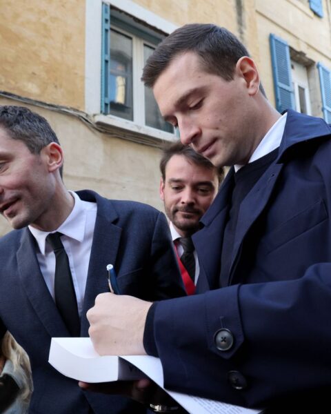 Le Rassemblement national propose des accords aux candidats indépendants pour les municipales de 2026