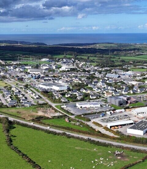 Le site nucléaire d’Orano à La Hague génère des excédents financiers, mais nécessite des améliorations en matière d'investissements et de gestion