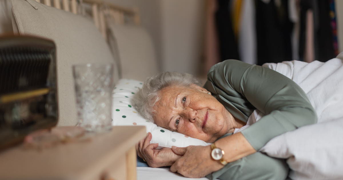 Le sommeil chez les seniors : comment la vieillesse altère-t-elle la qualité du repos nocturne ?