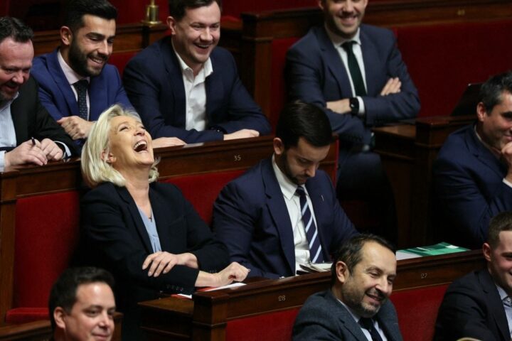 Lecornu amuse Le Pen en taquinant Bardella sur son énergie lors des questions au gouvernement