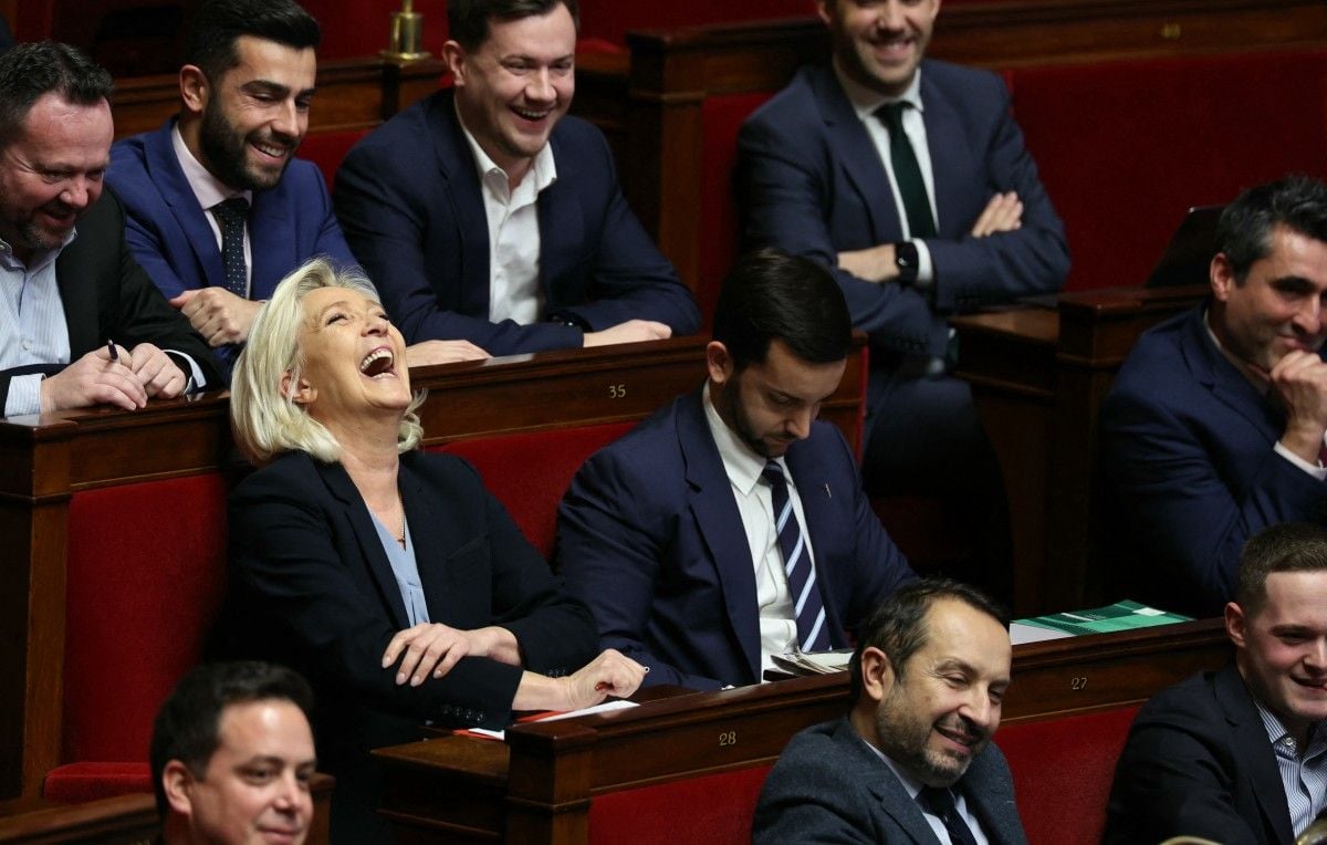 Lecornu amuse Le Pen en taquinant Bardella sur son énergie lors des questions au gouvernement