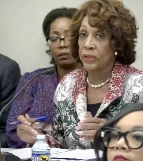 Les démocrates renforcent leurs chances à la Chambre des représentants, Waters critique le président de la SEC sur les crypto-monnaies