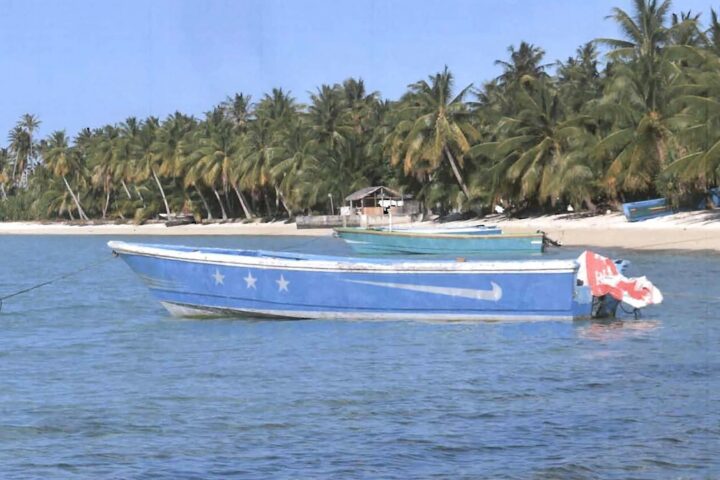 Les Îles Marshall lancent un programme de revenu universel de 200 dollars, mais la majorité opte pour le virement bancaire