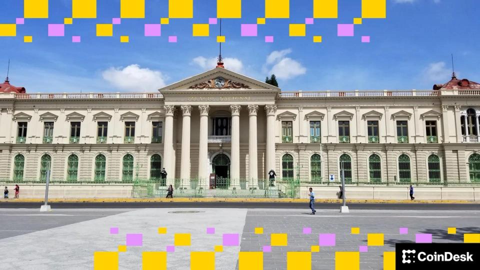 Les tensions sur les avoirs en bitcoin du Salvador se relâchent alors que le FMI loue les progrès économiques